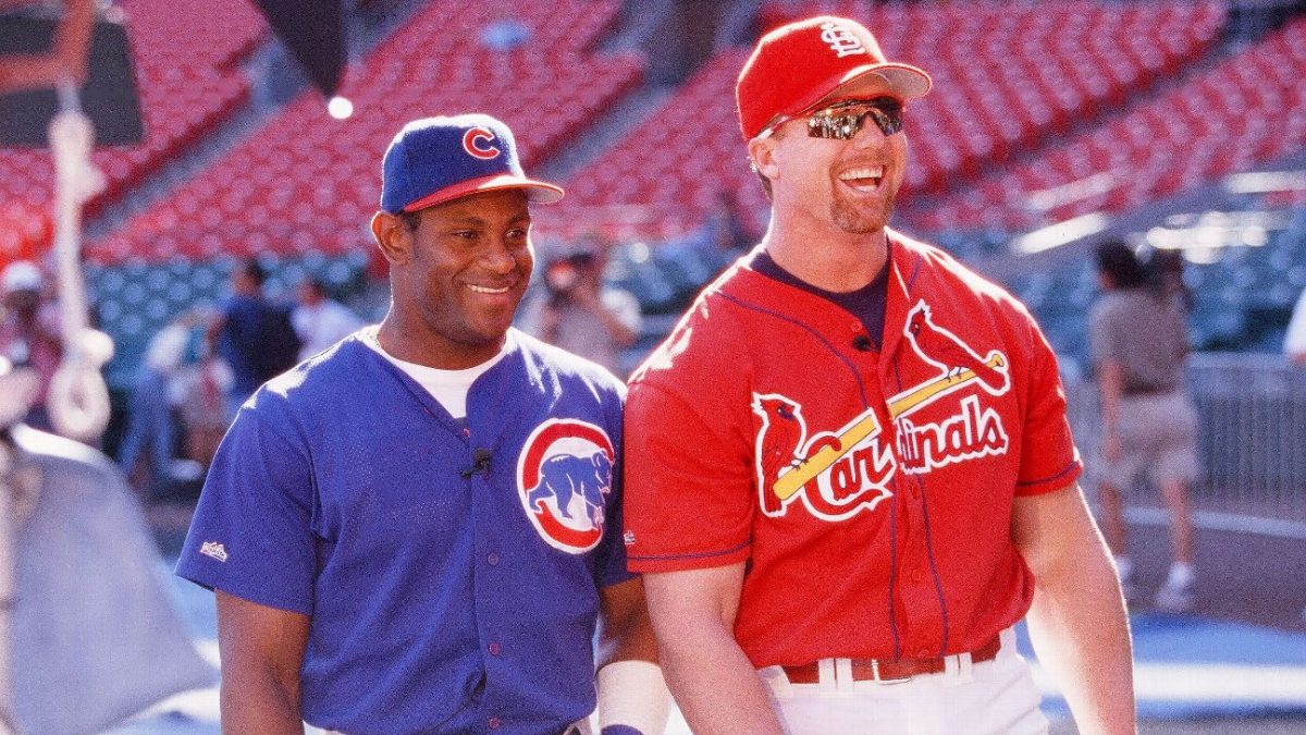 In+1998%2C+Sammy+Sosa+and+Mark+McGwire+staged+a+homerun+chase+for+the+ages.