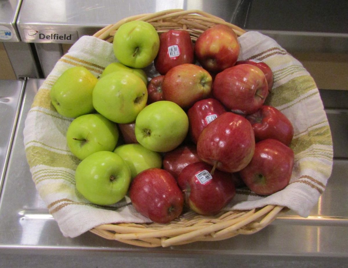 Red and green apples offered by the Sutton High School Cafeteria (Connor Anderson)