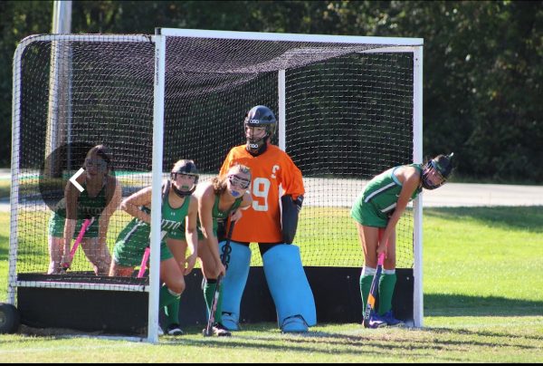 The Suzies prepare for a defensive corner against the Hopedale Raiders on Thursday