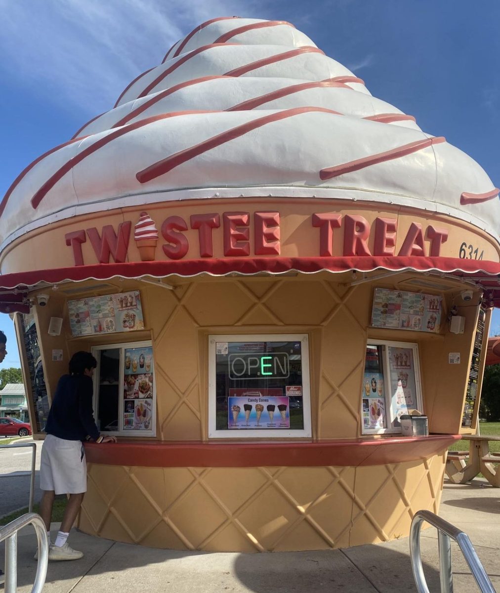 During my travels to Orlando, Florida, I got a soft serve twist on a cone at Twistee Treat.